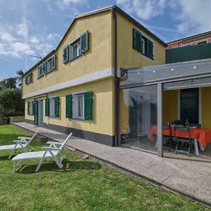 villino-adelaide.hotelitalianriviera.com/